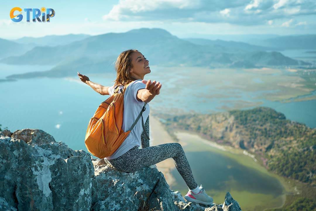 Dau Be Island's nature trails offer hikers a chance to explore native plants, seabirds, and rich biodiversity, perfect for nature lovers and photographers