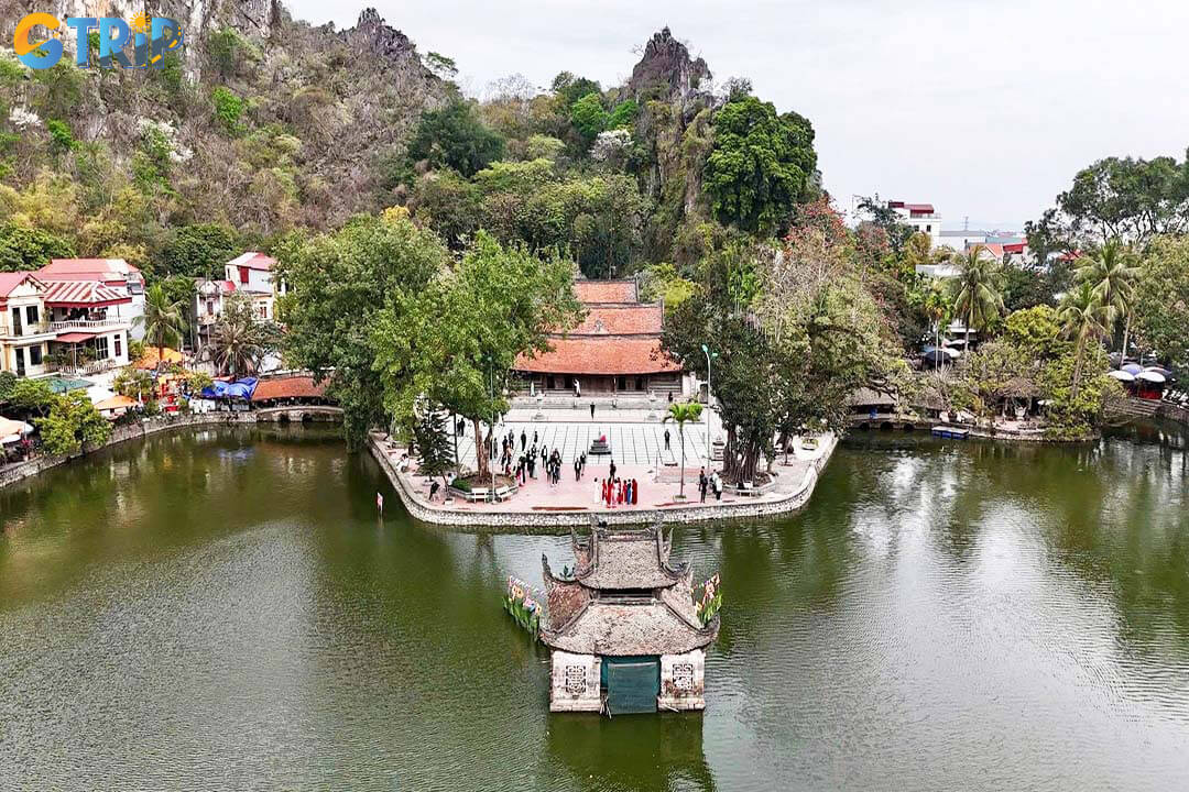 Dau Pagoda attracts many Buddhists who come to visit the scenery and offer incense