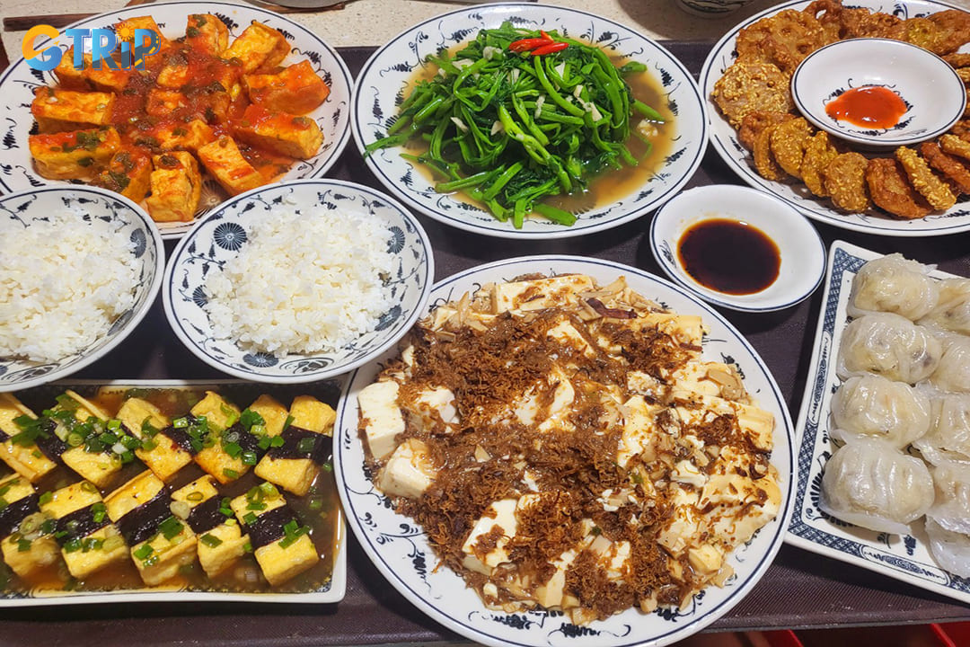 Delicious vegetarian food of Ngo Dong Restaurant