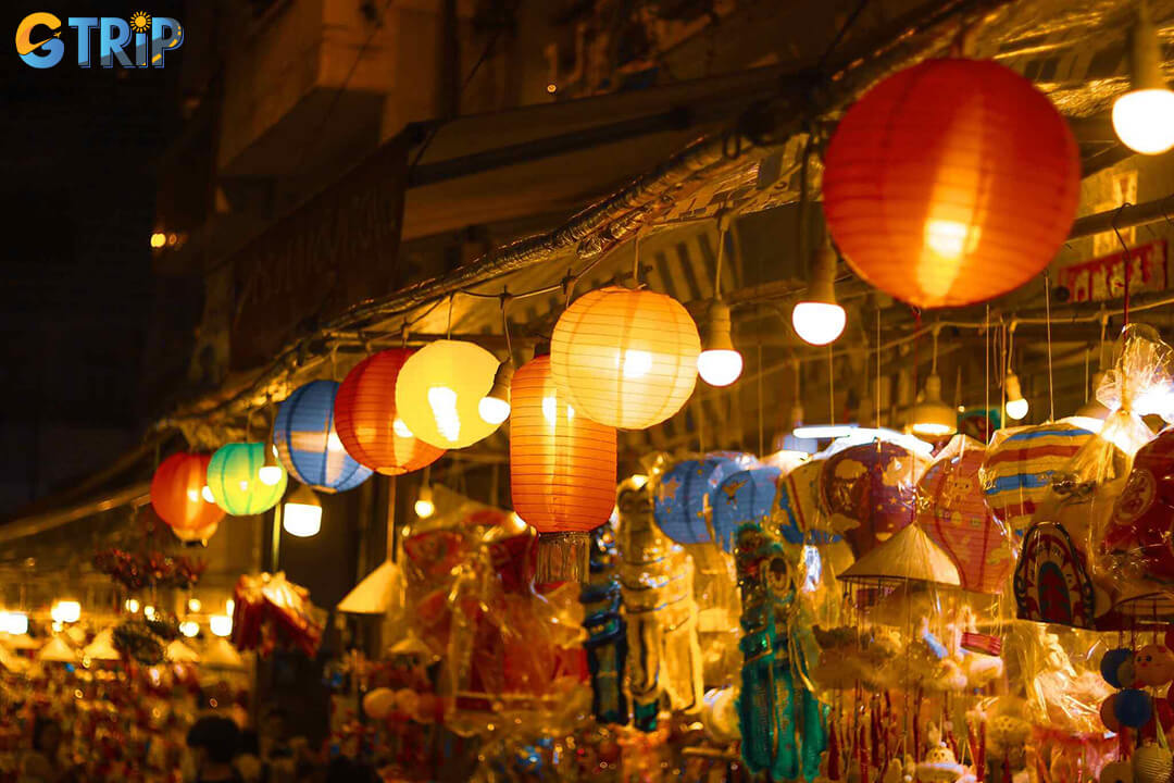  Den Long Dong Phat offers authentic, hand-painted silk lanterns made with traditional techniques and natural materials, blending artistry with cultural heritage