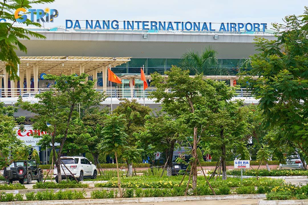Travel from Da Nang International Airport to Hoi An in 45–60 minutes via taxi, Grab, private car, or shuttle bus