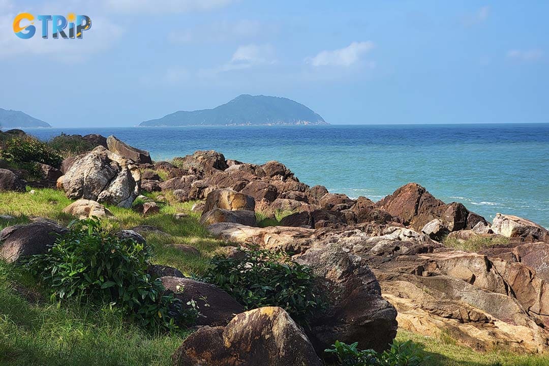 Despite using what kind of transportation, you still have to reach the beach on foot