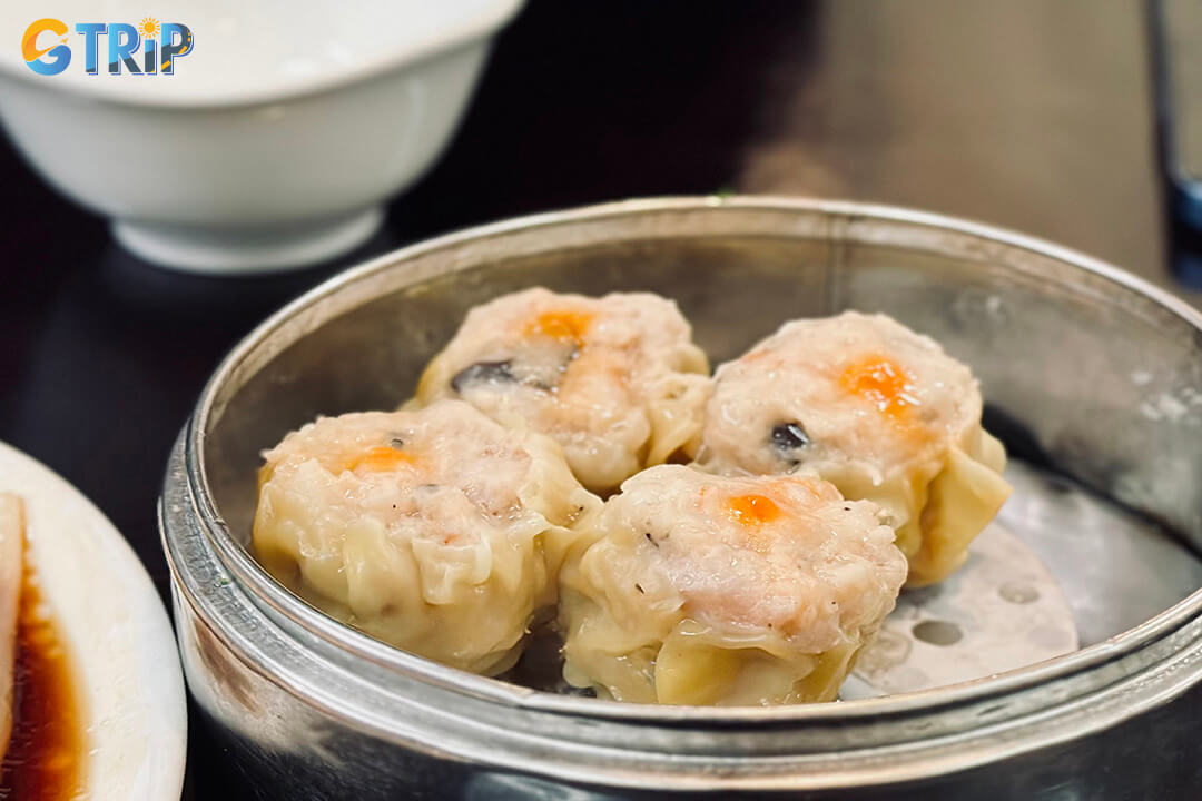 Dimsum Tien Phat is a beloved Ho Chi Minh City classic, famous for its authentic, crowd-drawing dim sum served fresh, hot, and full of local flavor