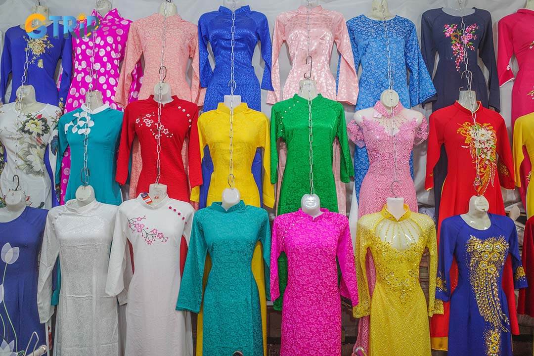 Discover authentic Vietnamese artistry through handcrafted souvenirs and traditional goods at Ben Thanh Market