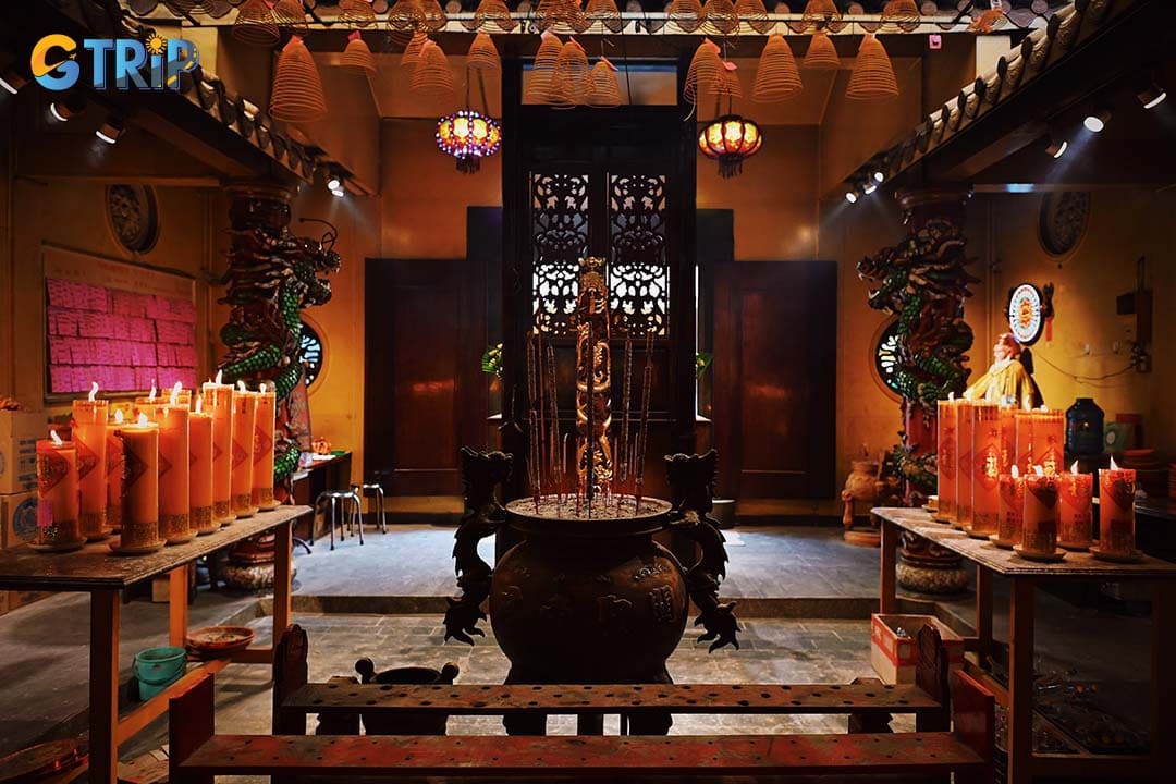 Discover District 6’s Chinese Assembly Halls, stunning architectural treasures that blend cultural heritage, folk art, and spiritual devotion in honor of deities