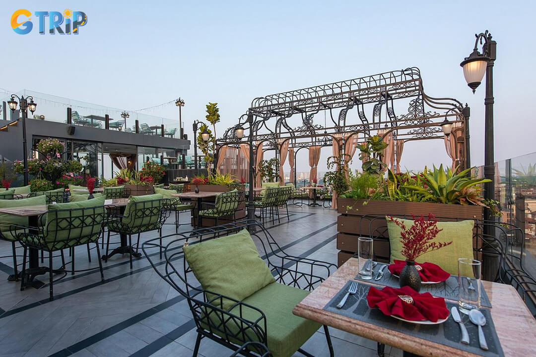 Discover the modern beauty of the city from Skyline Hanoi
