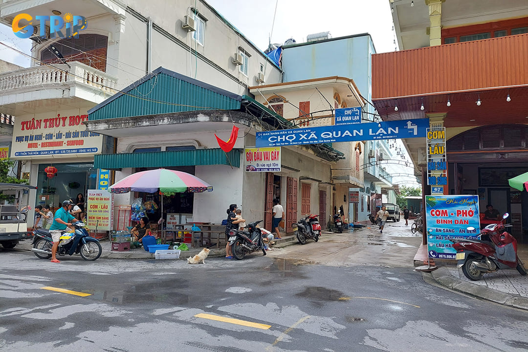 Go shopping at traditional market of Quan Lan