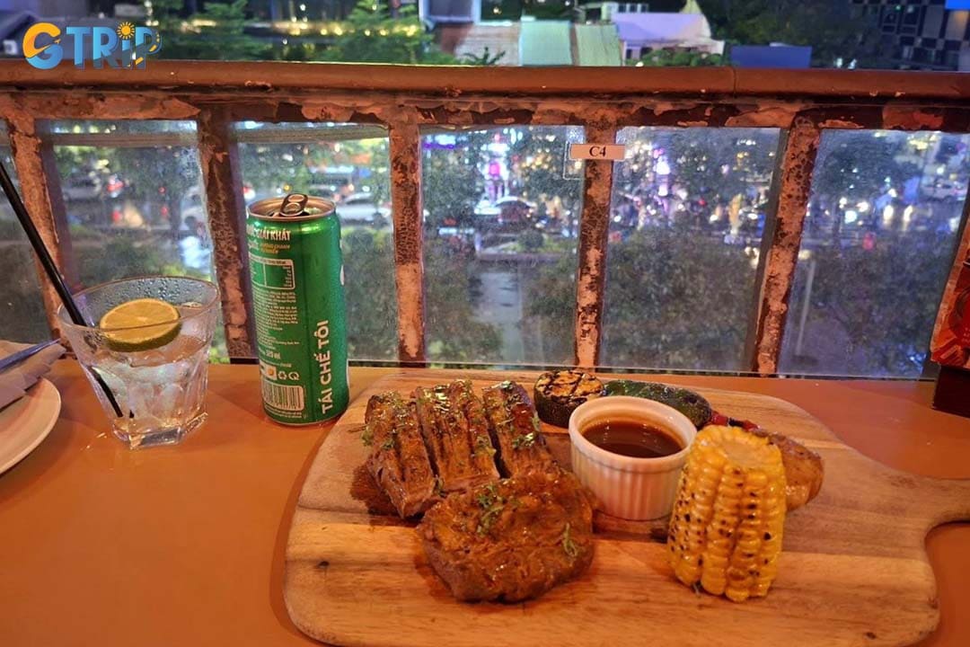 Downtown Steakhouse offers delicious beefsteak and American dishes with a view of Nguyen Hue Walking Street