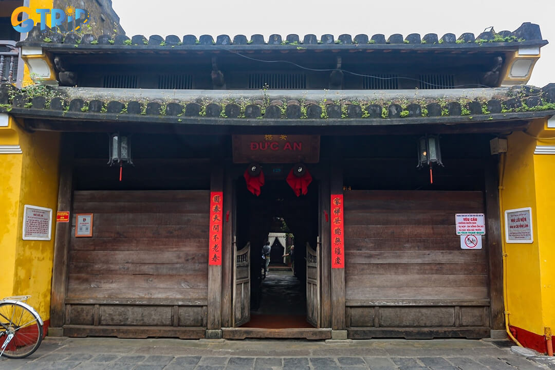 Duc An Old House is centrally located on Tran Phu Street, making it an easy stop while exploring Hoi An Ancient Town on foot
