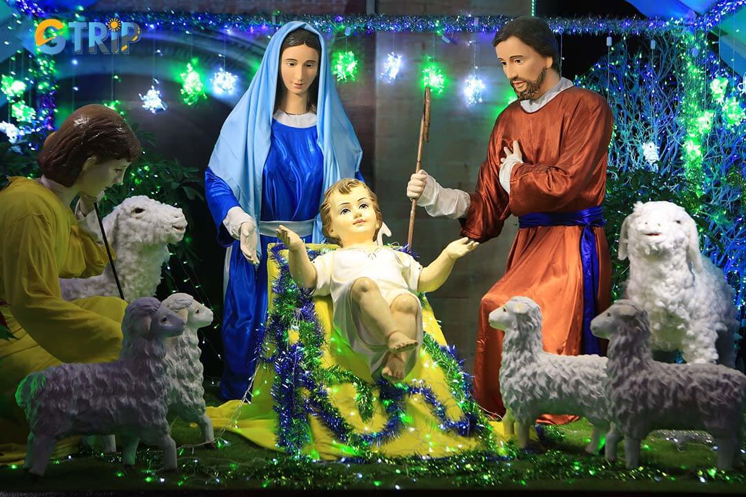 During Christmas, the church is beautifully decorated, offering a festive visual display and a unique opportunity to experience Vietnamese Catholic traditions