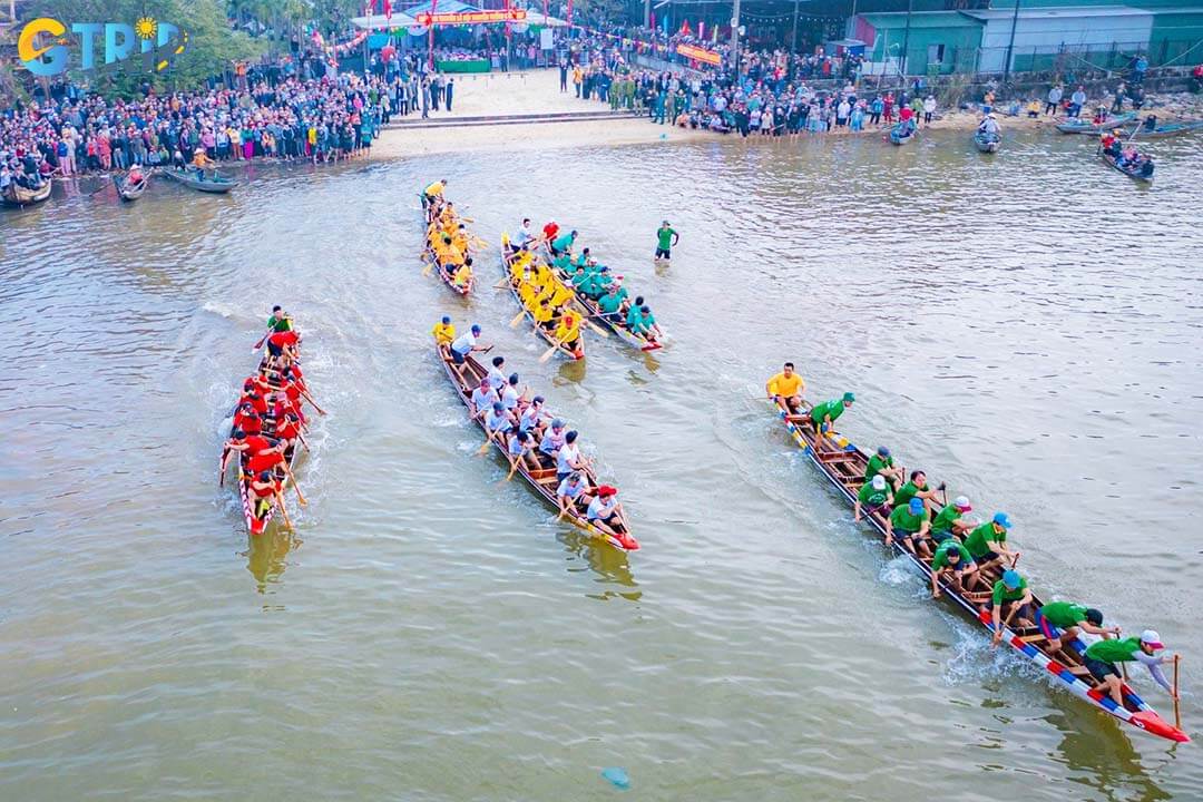 During this festival, the fishing community prays for calm seas and abundant catches of shrimp and fish