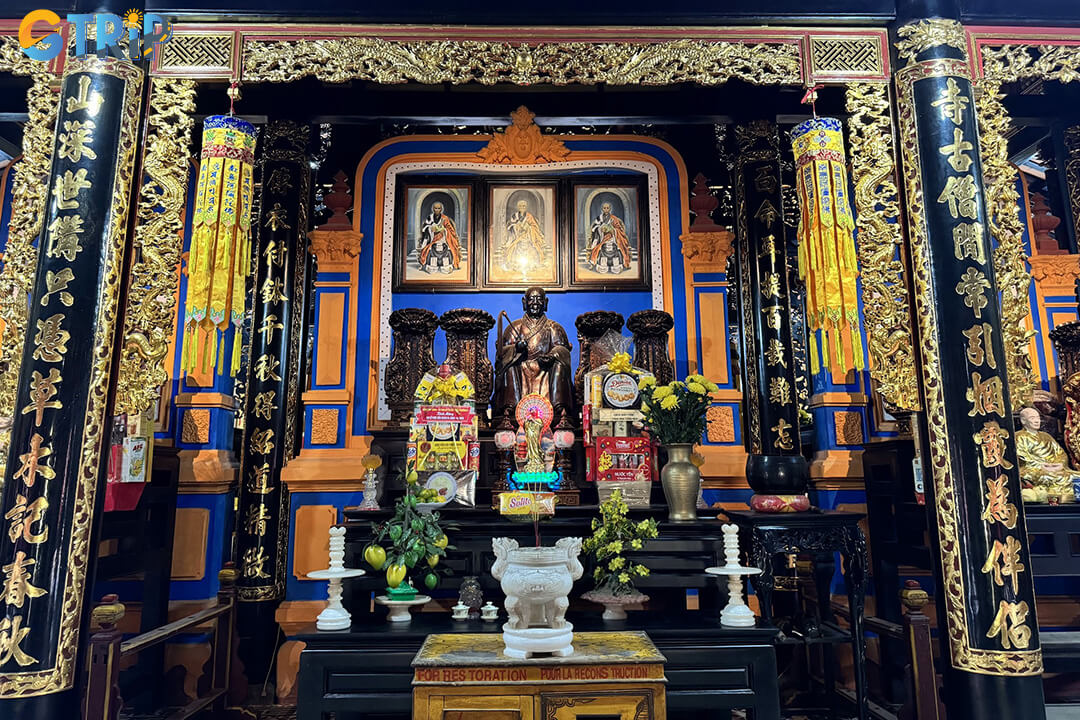 During Vesak and Vu Lan, Giac Vien Pagoda transforms into a vibrant spiritual center filled with incense, chanting, and sacred rituals