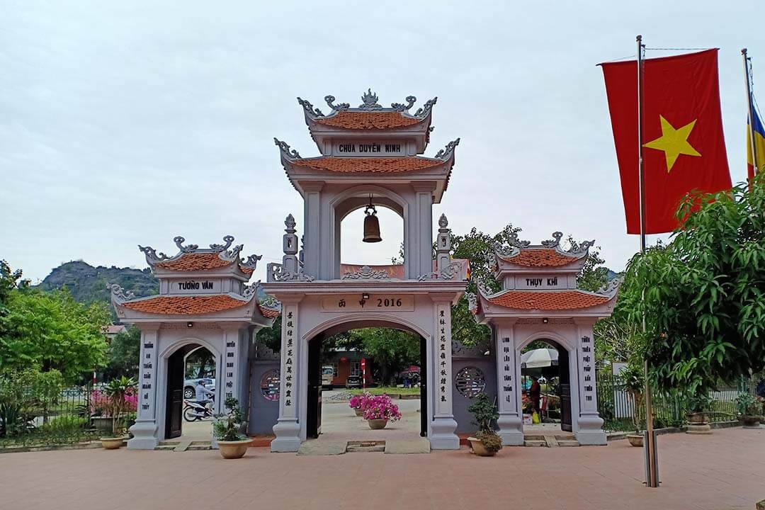 Duyen Ninh Pagoda: The Most Famous Pagoda Praying For Love In Vietnam