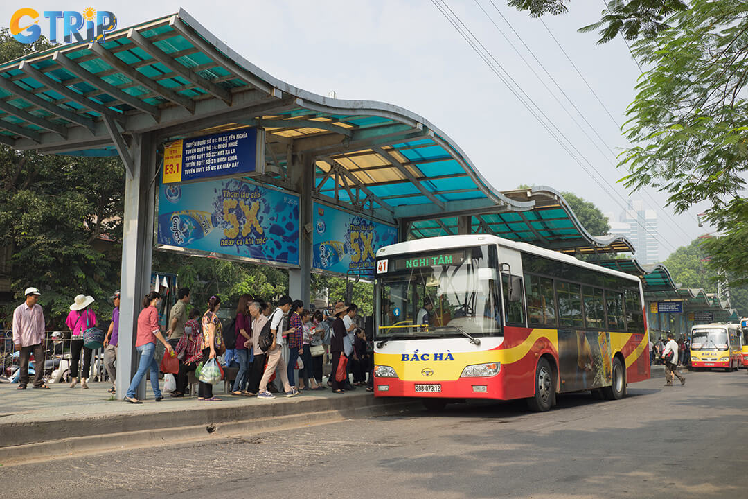 Easily accessible by taxi, ride-hailing apps, bus, or motorbike, Mo Market’s central location makes it a convenient stop for both locals and tourists exploring Hanoi