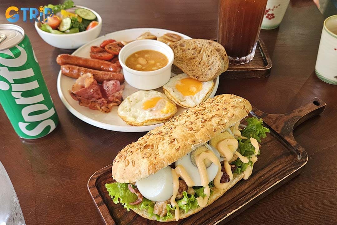Eco Green Cafe & Bistro offers drinks and delicious brunches