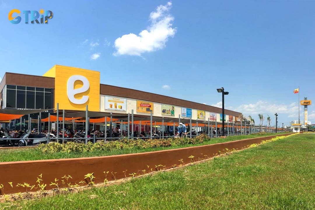 Emart Go Vap is a massive hypermarket you should not miss