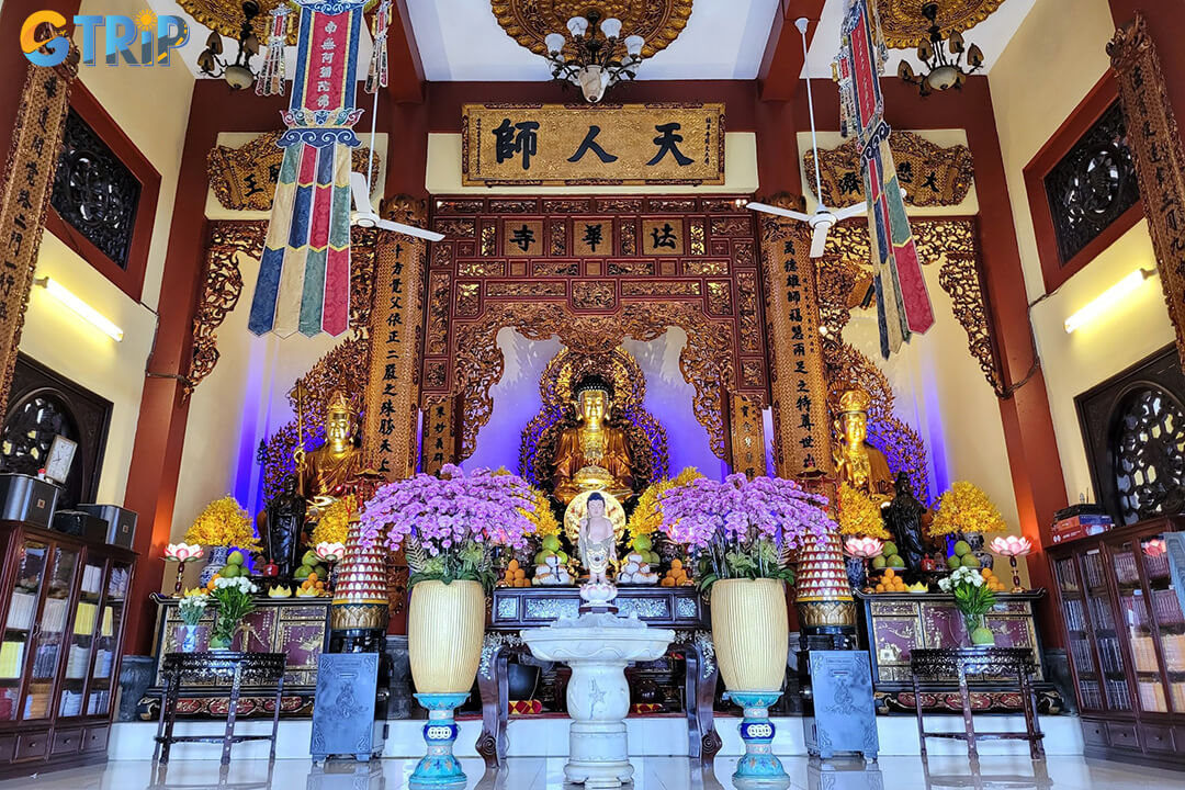 Established in 1928 by Venerable Dao Ha Thanh, Phap Hoa Pagoda on Truong Sa Street is the original temple of its name, now a recognized historical site of Ho Chi Minh City