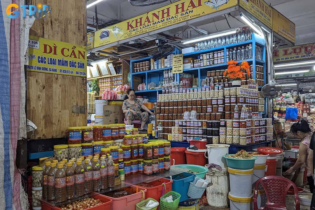 Established in the 1940s, Han Market has grown from a small trading hub into a historic two-story landmark famed for its spices, dried foods, fabrics, and central role in Da Nang