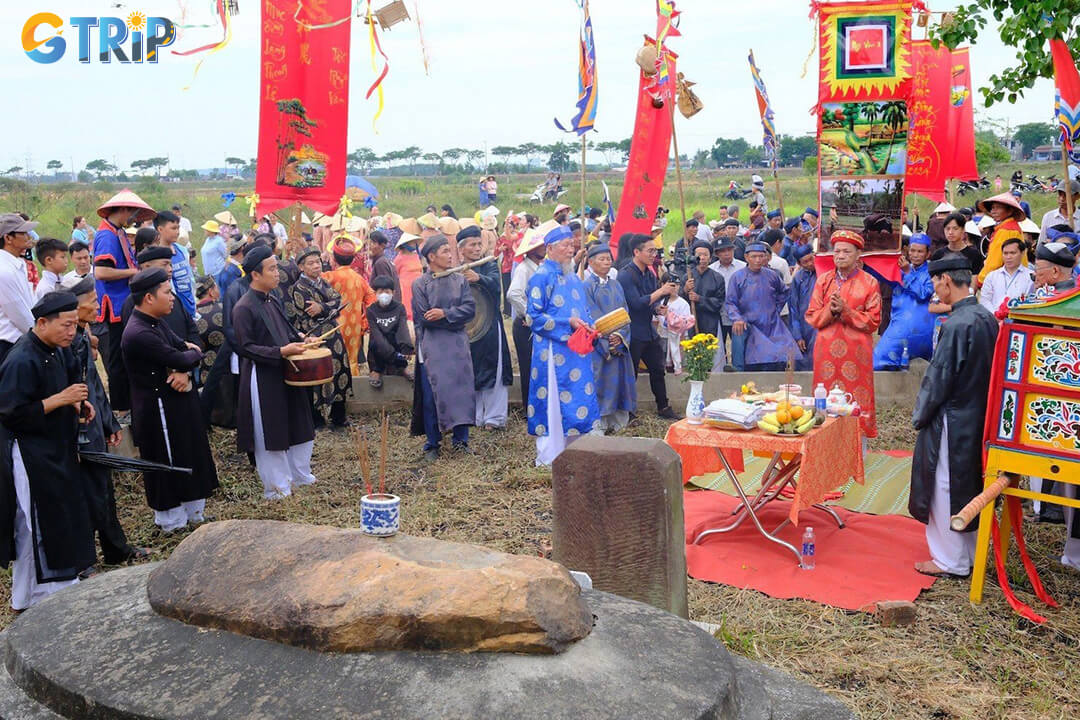Experience Muc Dong Festival, a traditional celebration honoring young shepherds while praying for prosperity and abundant harvests