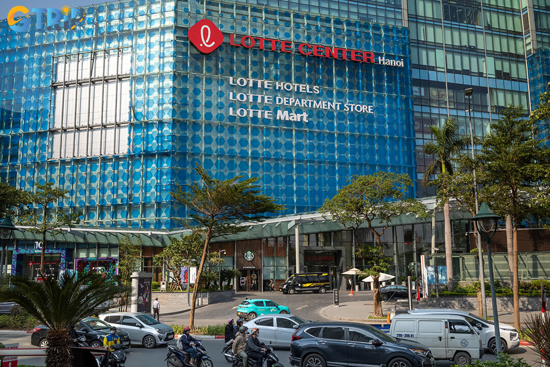Explore Hanoi’s top modern malls, for a blend of shopping, dining, and entertainment in air-conditioned comfort