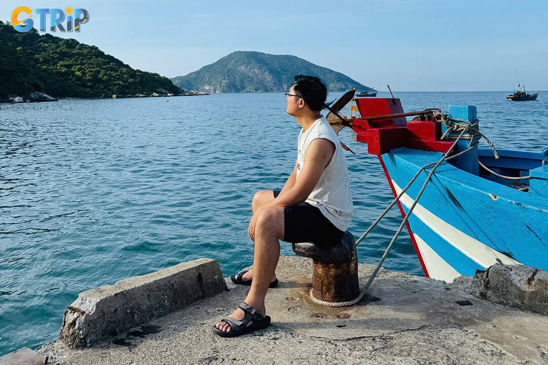 Explore nearby highlights around Bai Ong Beach, from serene pagodas and local markets to fishing villages and scenic beaches