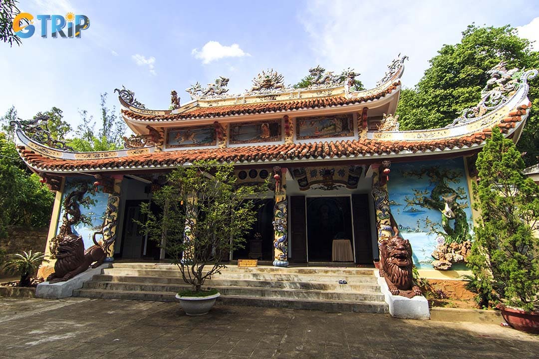 Explore the historic Tam Thai Pagoda, a 19th-century temple on Thuy Son Mountain celebrated as Da Nang’s oldest national heritage site with deep imperial roots