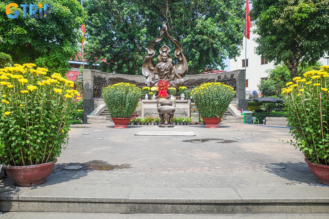 Follow local customs by dressing modestly, keeping a quiet, respectful demeanor, and photographing with discretion to honor the monument’s solemn purpose