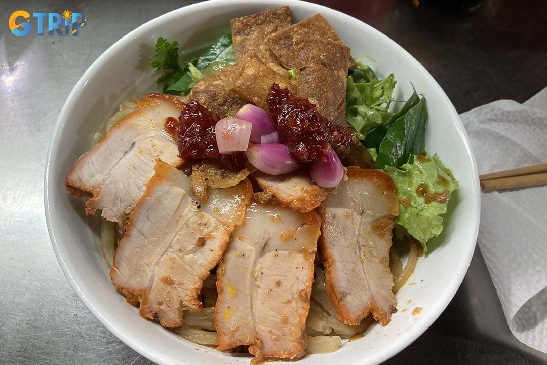 Food courts in Hoi An Markets offer the best food a few dollars can buy