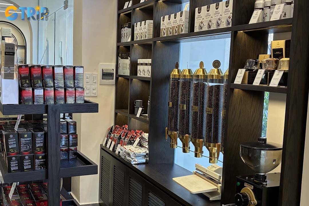 For coffee lovers, locally roasted beans are easily one of the best things to buy in Da Nang