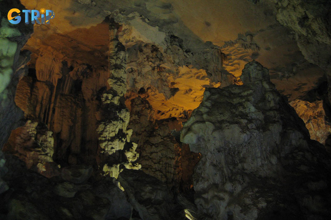 Interior features and geological formations of Van Trinh Cave