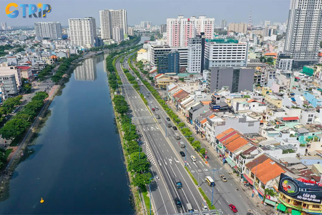 Former District 5 is a vibrant cultural hub where Vietnamese and Chinese heritage blend seamlessly, offering historic temples, bustling markets, and a lavorful culinary scene