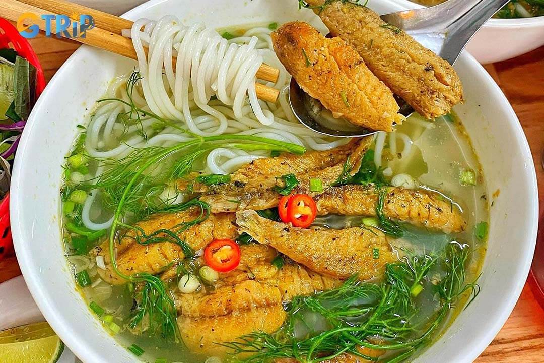 Fragrant perch rice noodles 