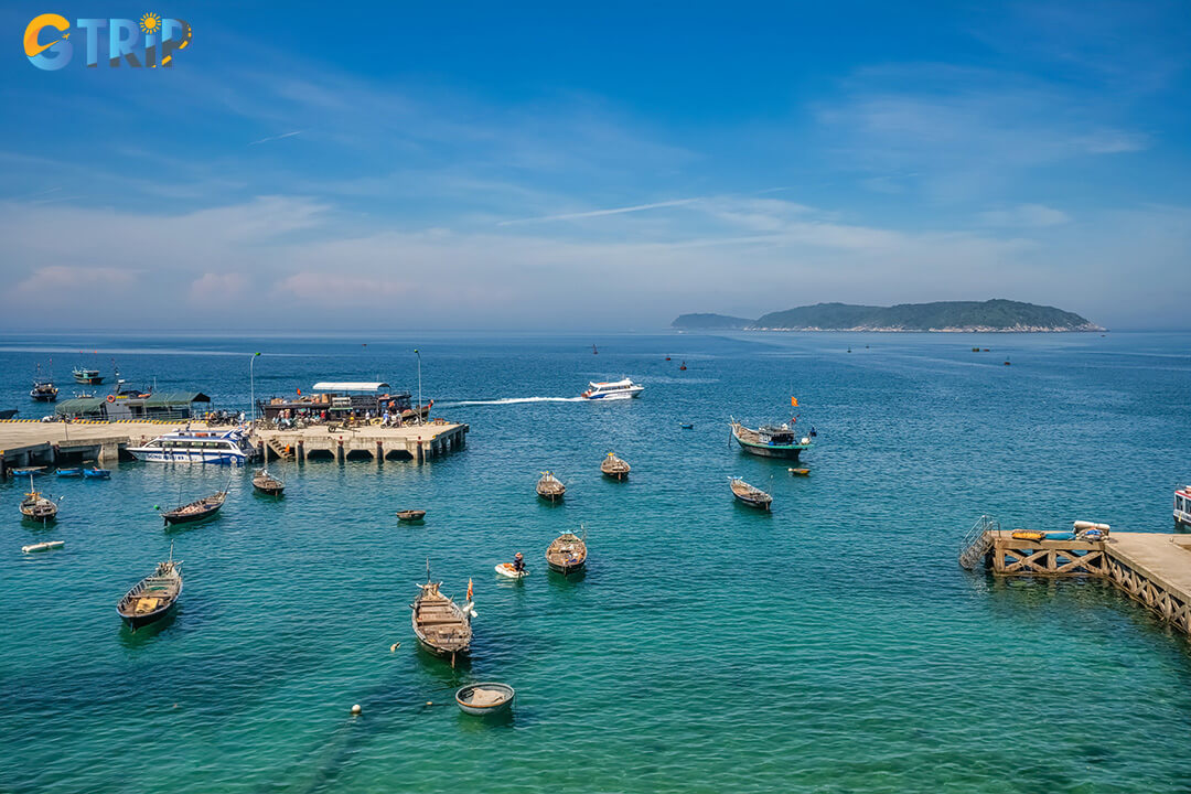 From Da Nang International Airport, it takes about 45-60 minutes by taxi or private car to reach the port for Cham Islands