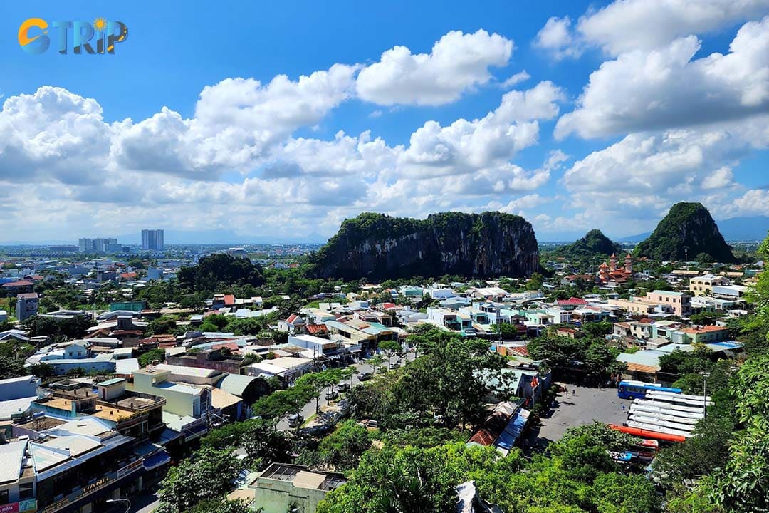 From the pagoda, you can enjoy the panoramic view of the surrounding landscape