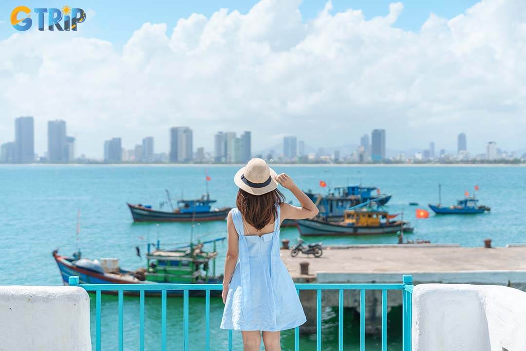 From Thuan Phuoc Bridge, visitors enjoy sweeping views of Da Nang Bay, Son Tra Peninsula, and the Lady Buddha, where city life meets serene coastal nature
