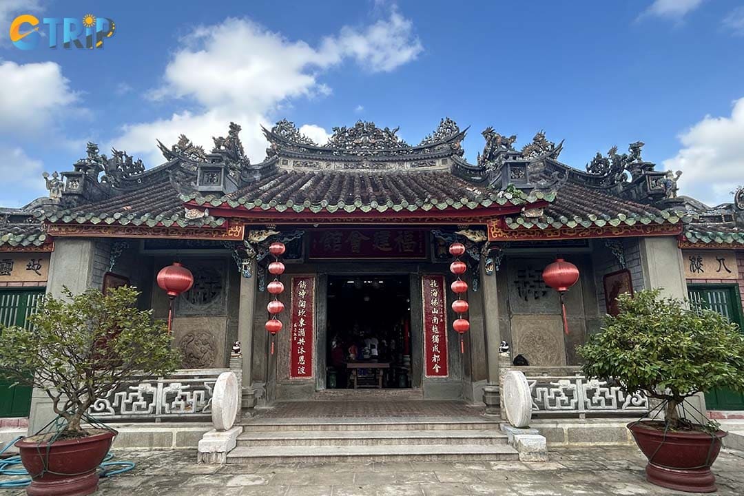 Fujian Assembly Hall in Hoi An stands as both a community hub and a spiritual sanctuary