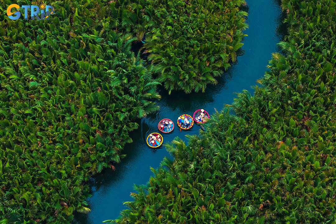 Getting to the Hoai River from Da Nang is easy, with motorbikes, buses, and taxis offering convenient options for a 30 km journey in under an hour