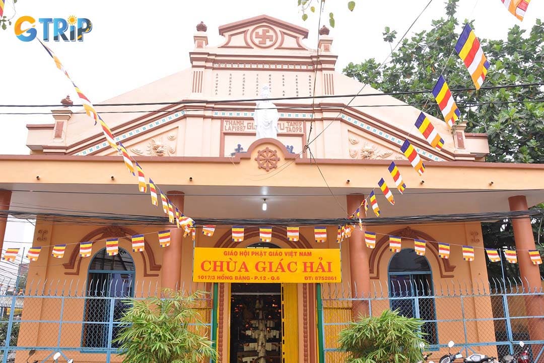 Giac Hai Pagoda is a tranquil haven and one of the district’s oldest temples, featuring graceful curved roofs, ornate ceramic details, and a peaceful interior
