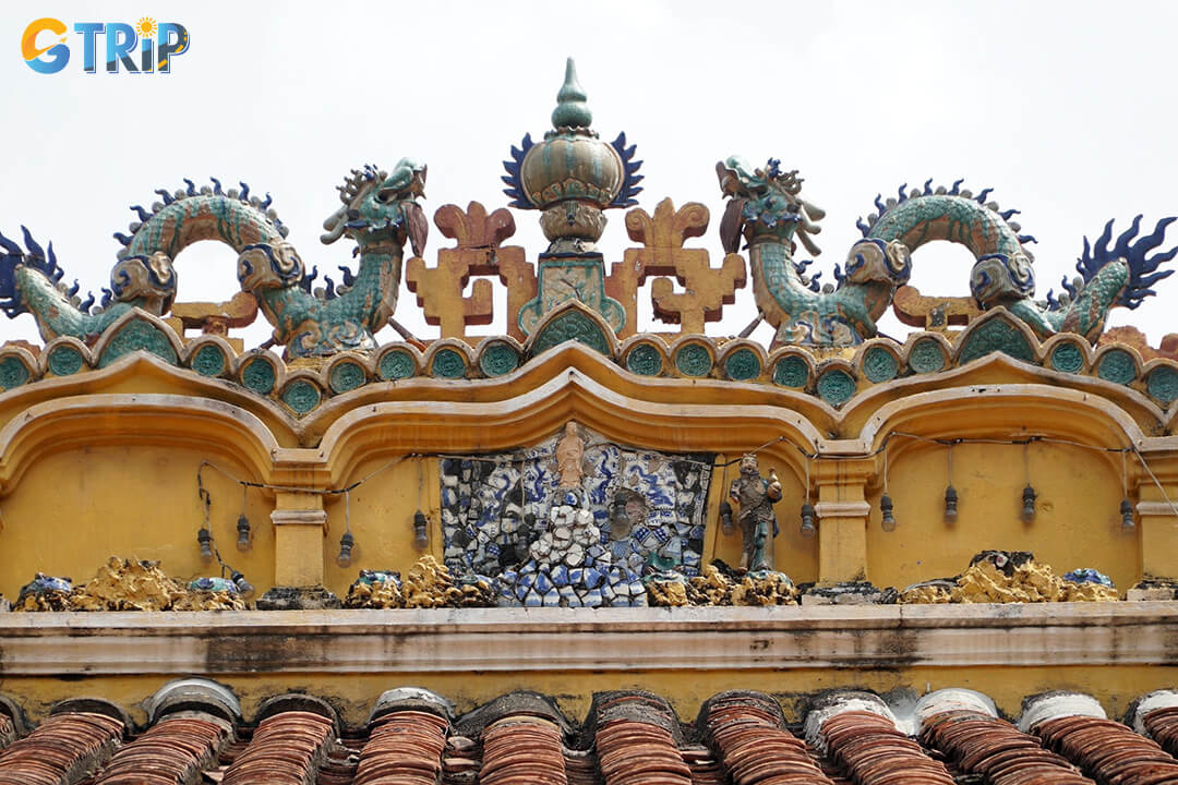 Giac Lam Pagoda follows the traditional “Tam Chu” layout, symbolizing the harmony of worship, study, and daily practice in southern Vietnamese Buddhist architecture