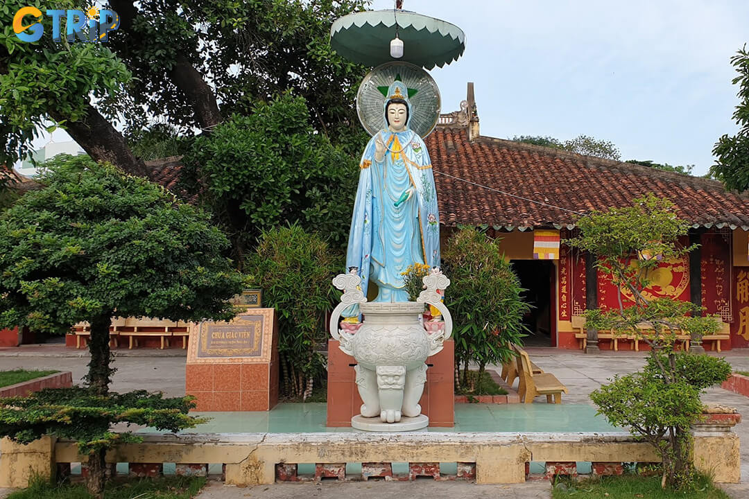 Giac Vien Pagoda preserves rare relics and ancestral altars that reflect centuries of devotion and artistic mastery