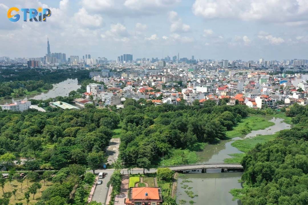 Go Vap Cultural Park is one of the largest parks in Ho Chi Minh City, offering a peaceful atmosphere