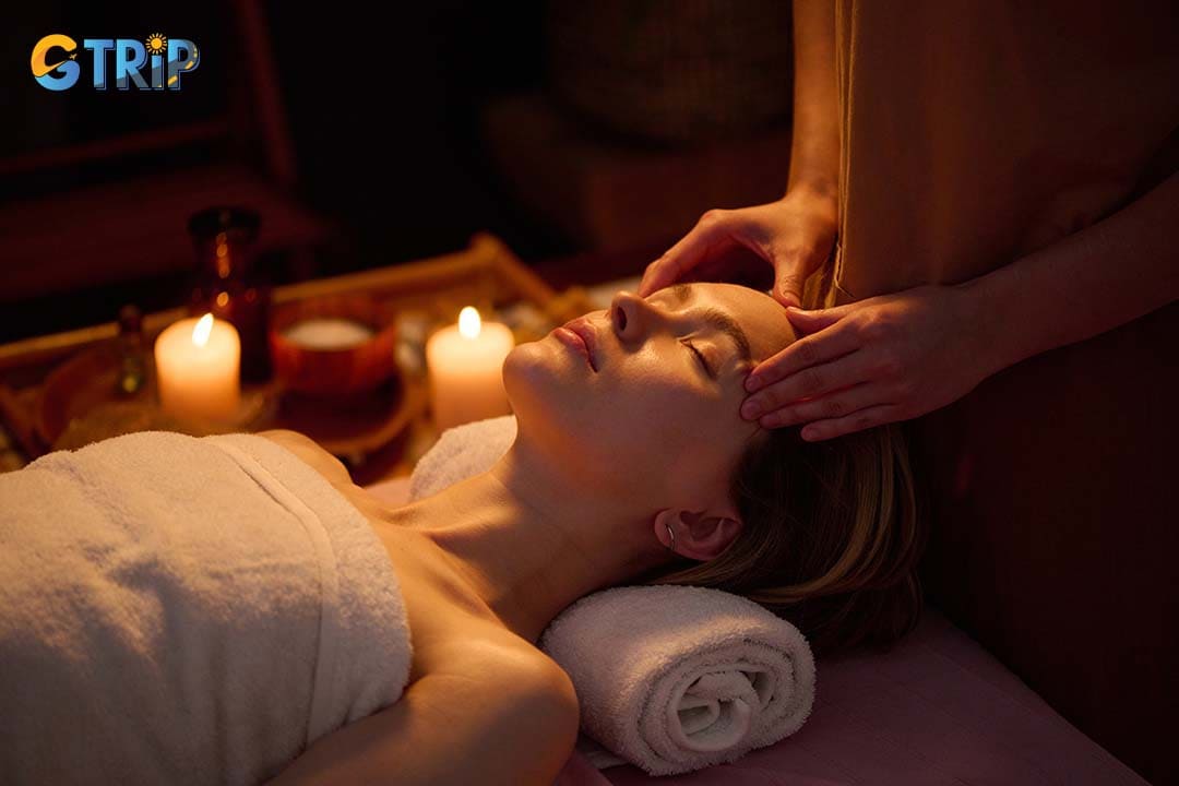 Golden Lotus Spa & Massage Club is famous for its expansive and friendly environment