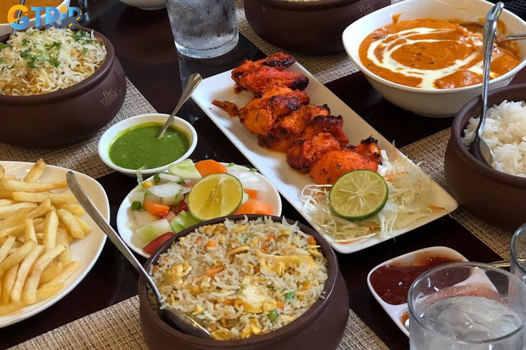 Grills & Gravy is a top spot in Hanoi for authentic Indian Halal cuisine, famed for its smoky tandoori grills and rich curries