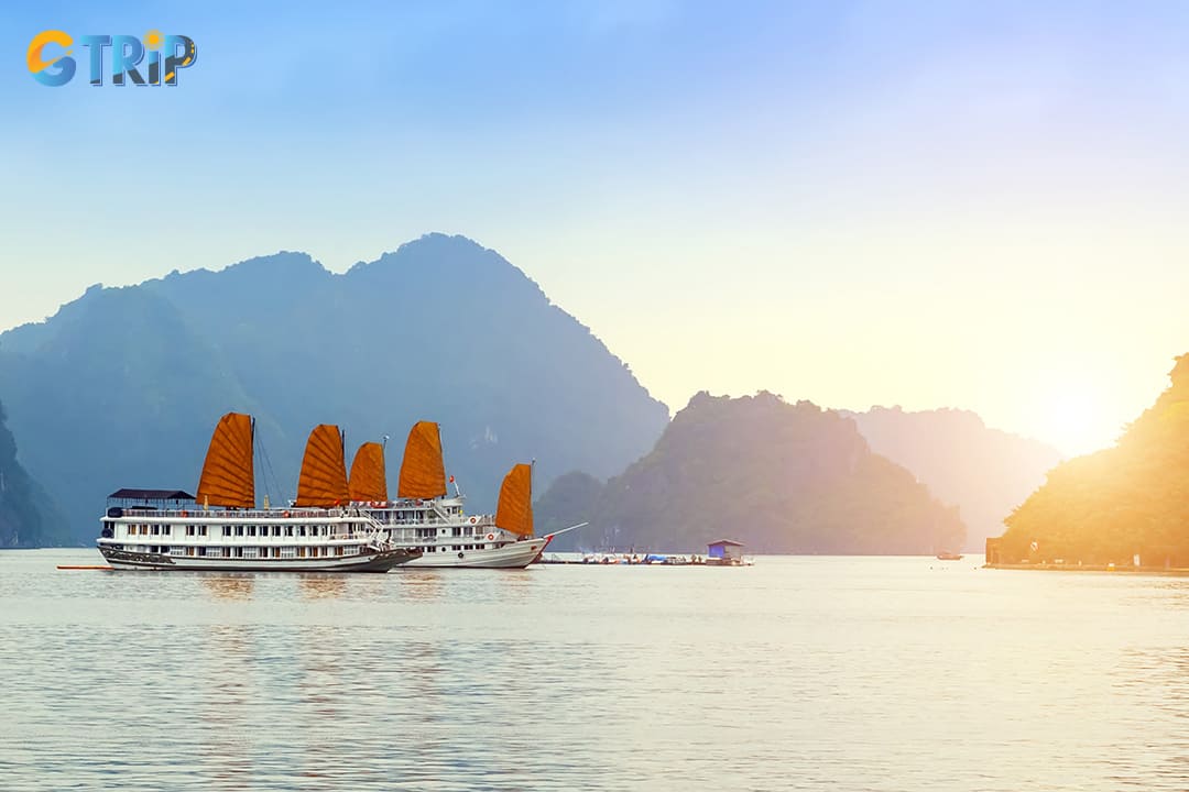 Ha Long Bay cruise recommendations abound in March, thanks to the ideal weather conditions