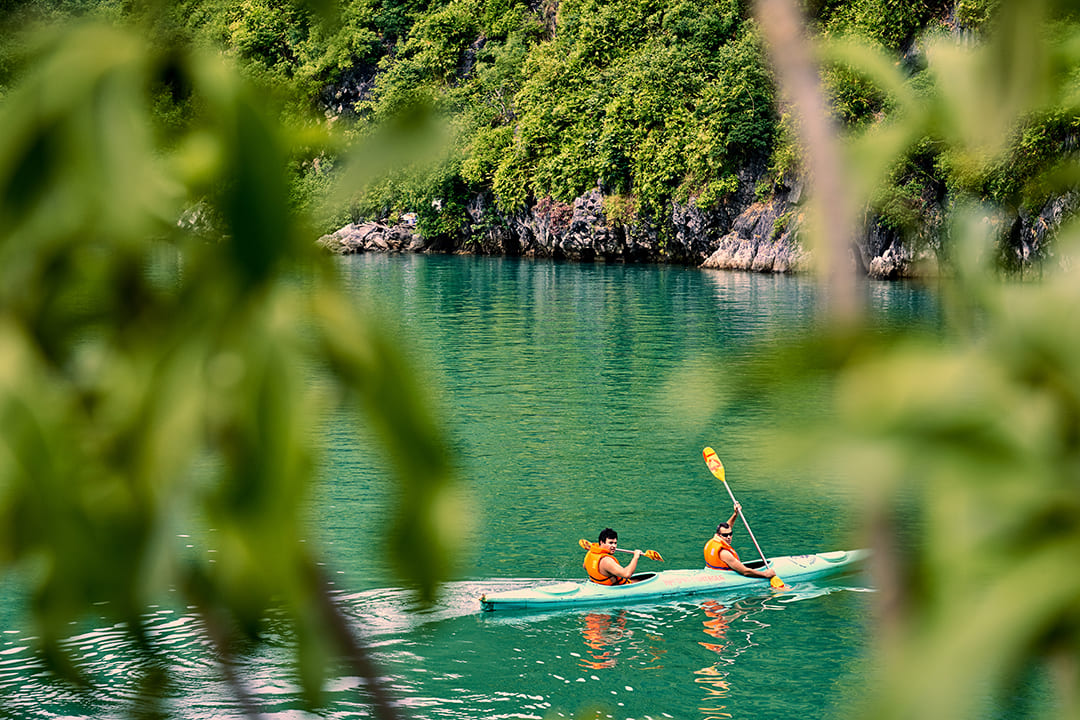 Top 8 Kayaking Areas In Ha Long Bay: Price & Routes