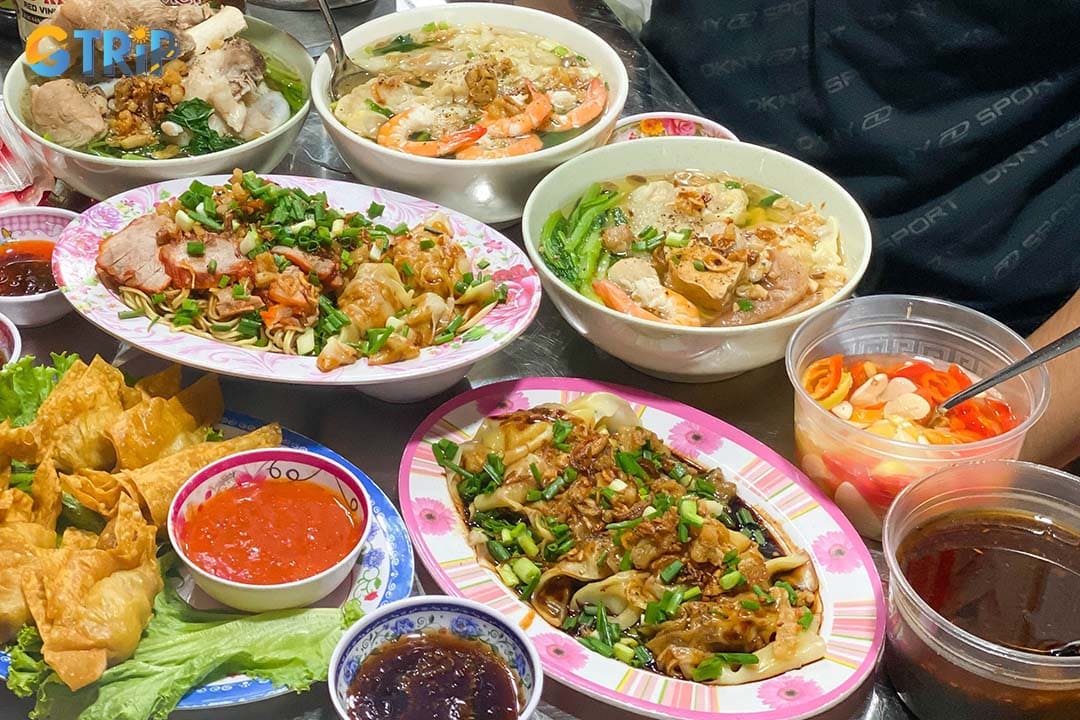 Ha Ton Quyen Street is where generations-old stalls serve handmade Sui Cao filled with juicy shrimp and pork, enjoyed in broth, steamed, or deep-fried