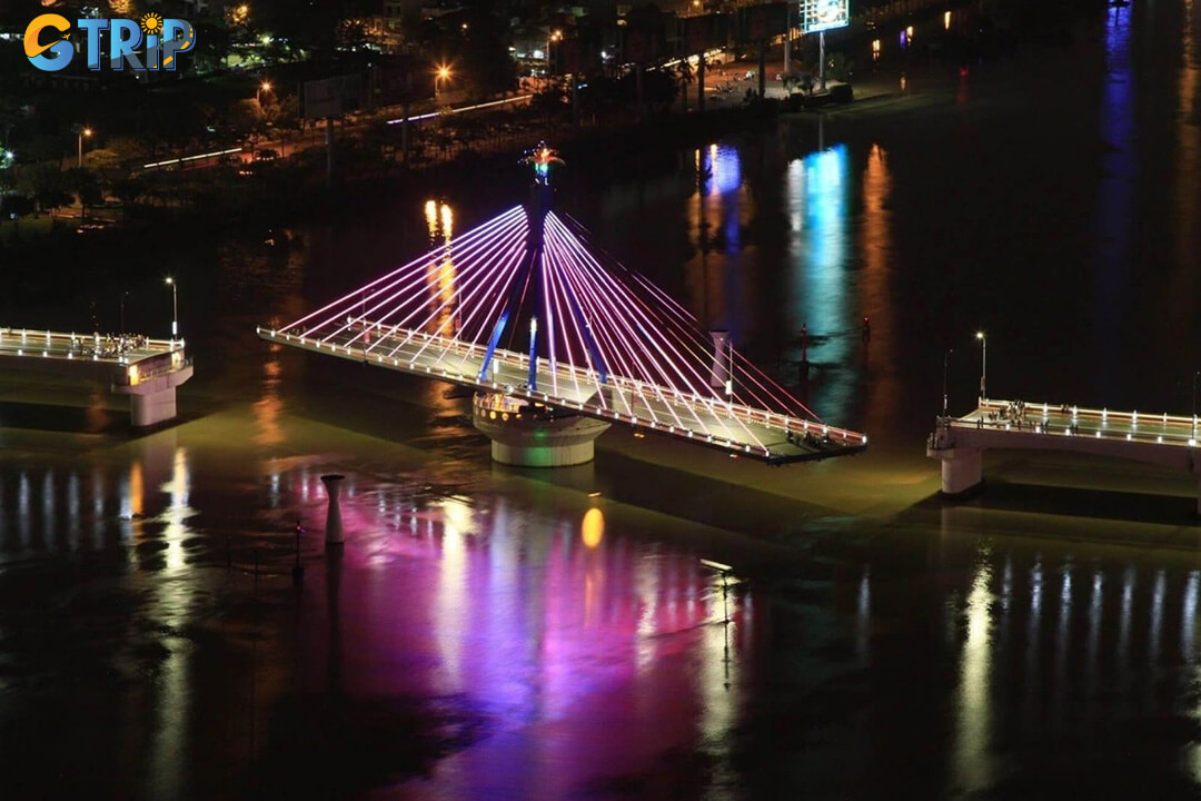Han River Bridge is famous for its midnight 90-degree swing and its status as the first bridge designed and built by Vietnamese engineers