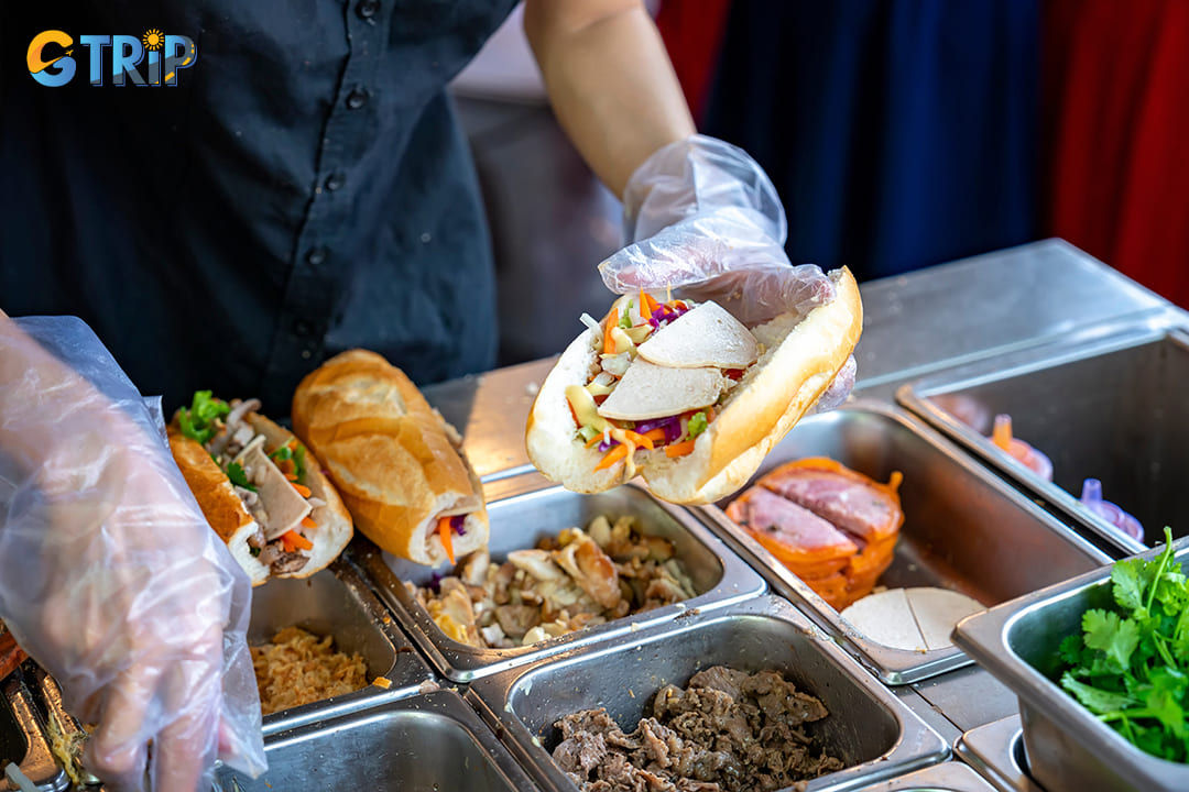 Hang Buom is a paradise for food lovers, offering a quintessential Hanoi street food experience