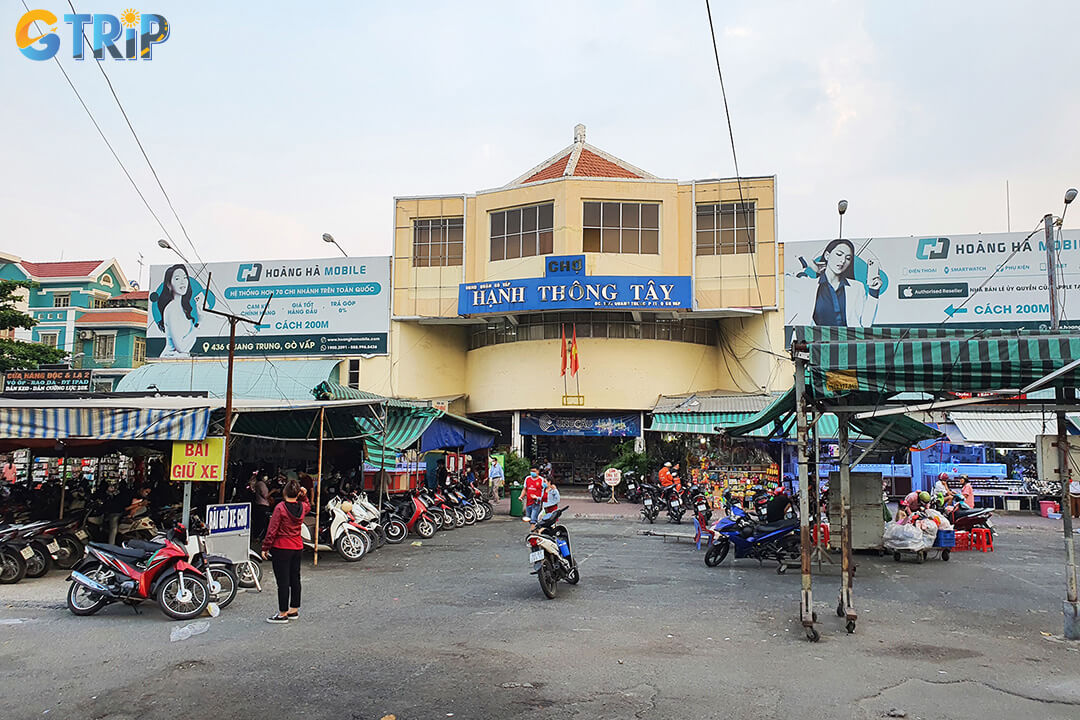 Hanh Thong Tay Market is Saigon’s lively “fashion capital” loved for its trendy, affordable clothing and energetic atmosphere that reflects the city’s youthful vibe
