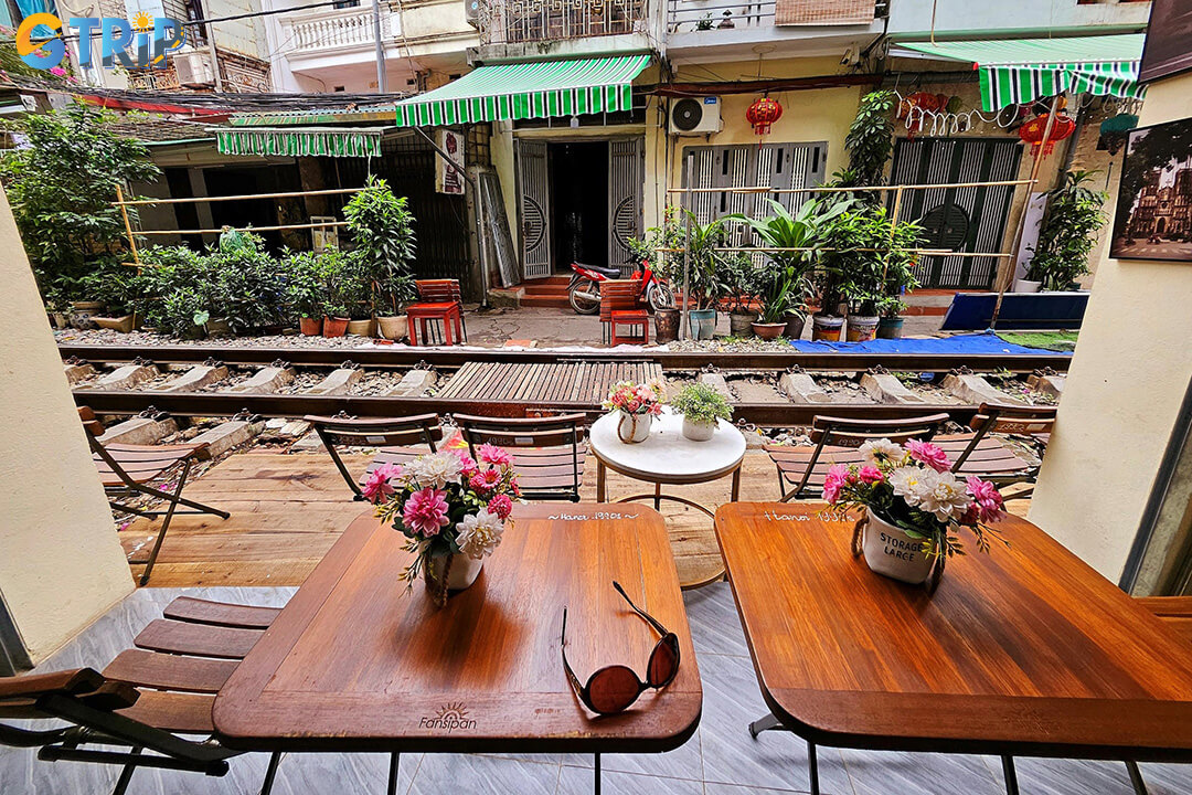 Hanoi 1990s offers the safest, most authentic Train Street cafe experience, complete with vintage vibes, great coffee, and unforgettable front-row views of passing trains